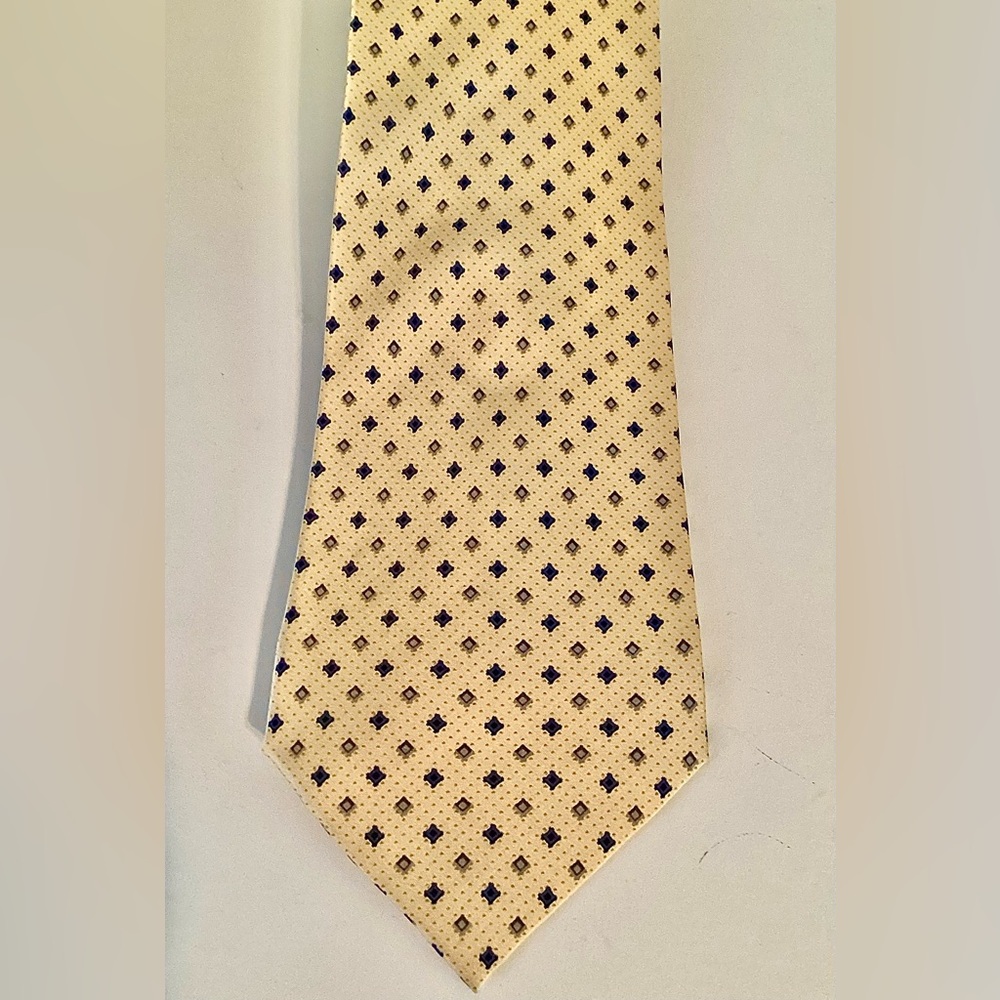 Nautica Pastel Yellow Men’s Tie with Blue Pattern